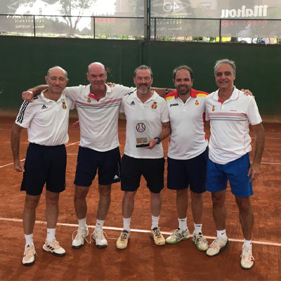 Éxito del equipo de tenis veteranos +55