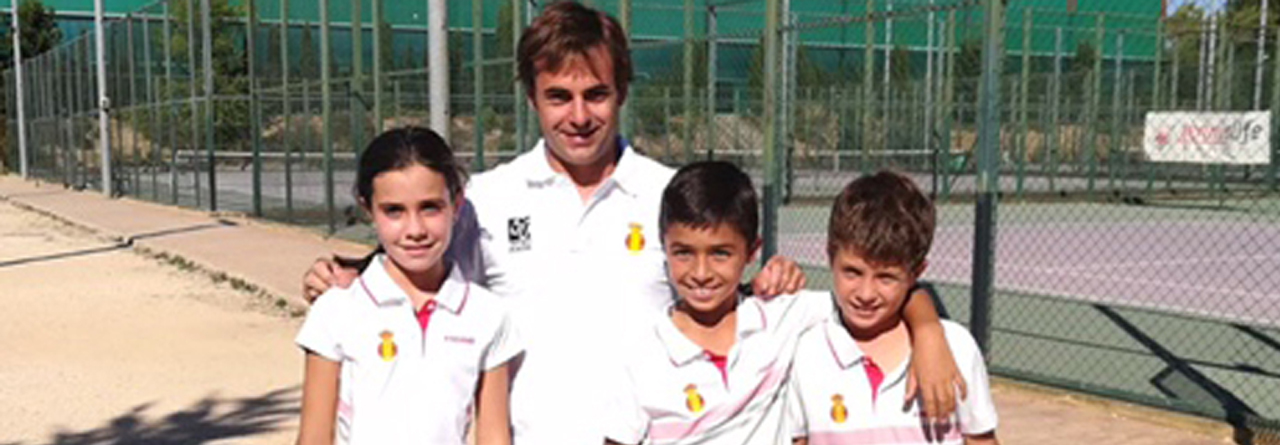 El equipo benjamín del RACE, subcampeón de Madrid