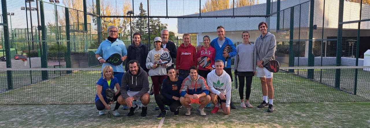 Tarde agradable de pádel en el RACE en el Torneo de Pádel Mixto