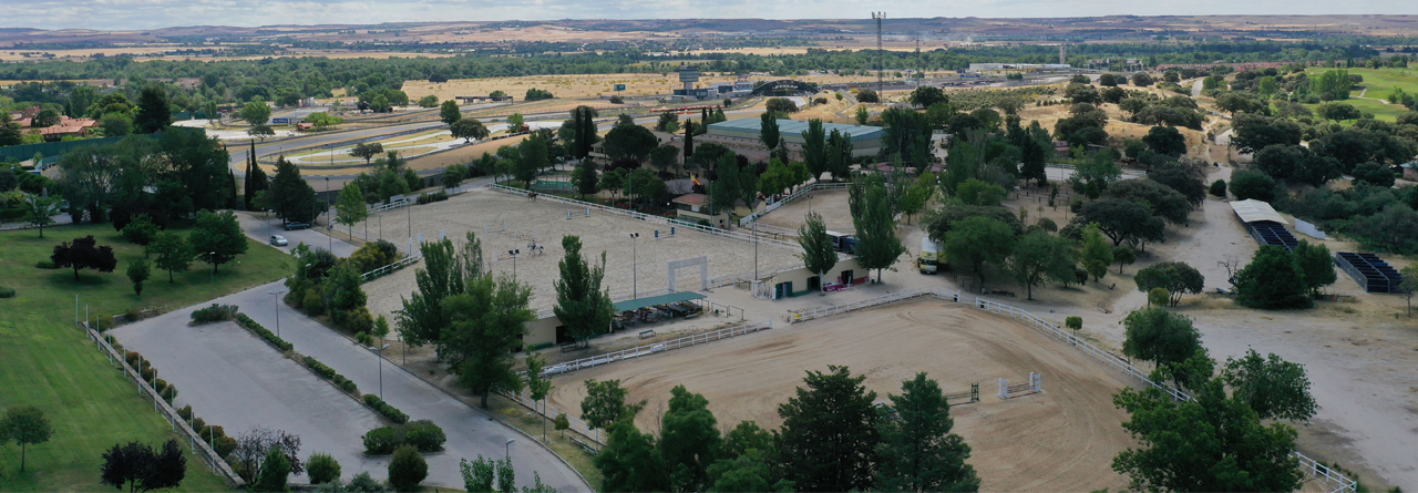 Horario de verano de la puerta de acceso a la parcela de la RSHECC