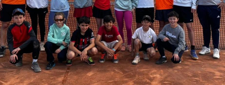 ÉXITO Y DIVERSIÓN EN EL VIAJE DE LA ESCUELA DE TENIS A ALICANTE