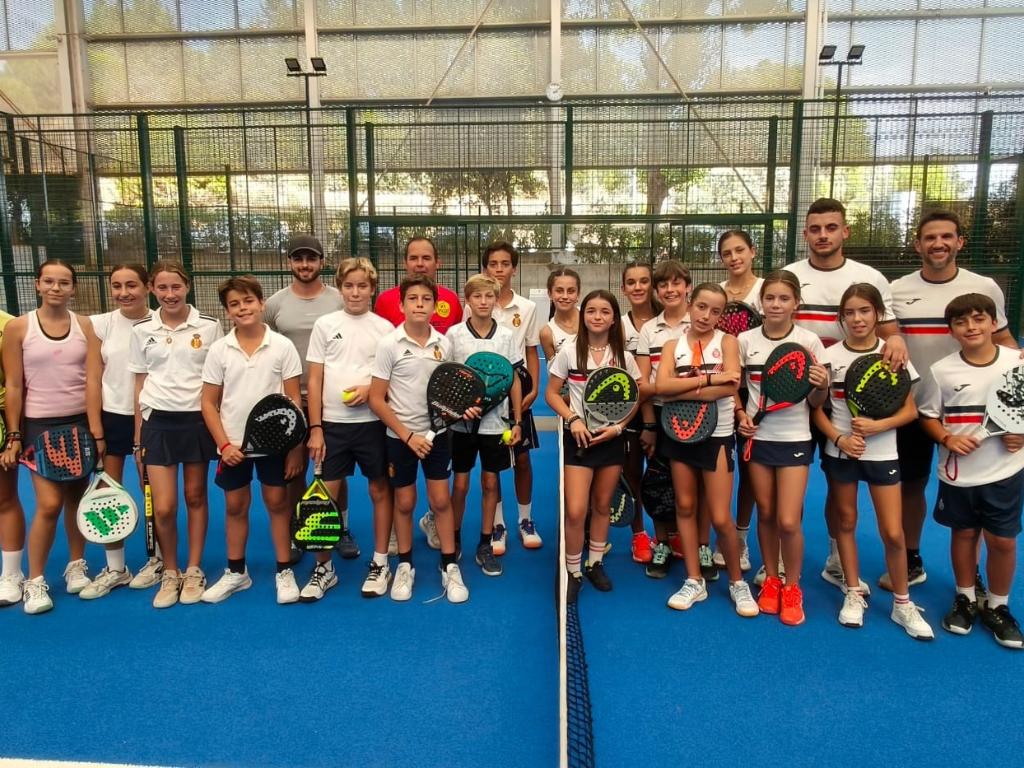 El RACE y el Real Club de Tenis de Gijón comparten una jornada de competición y convivencia