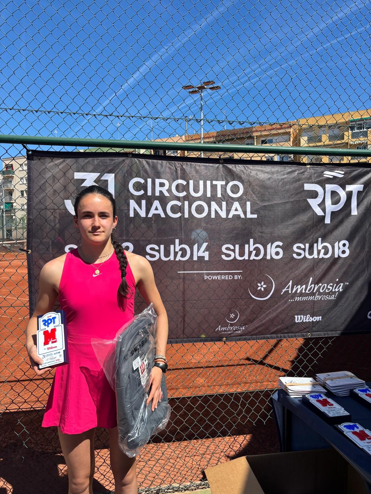 TERESA FONSECA, CAMPEONA DE DOBLES EN EL CAMPEONATO CADETE DE MADRID Y EN EL TORNEO UCJC