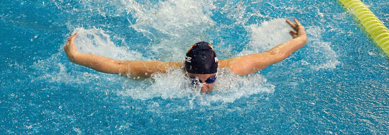 Lluc Albiol se incorpora a la Escuela de Natación