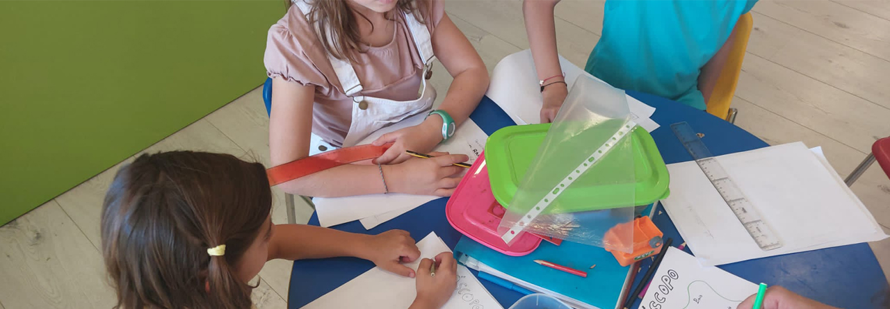 Talleres creativos de periodismo y radio en el Chalet Infantil