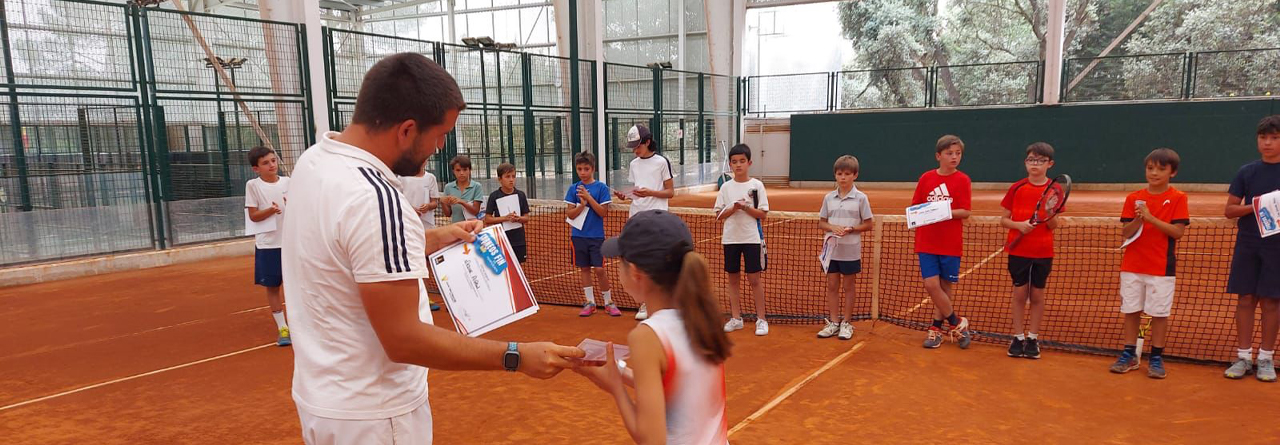 La Escuela de Tenis cierra la temporada 2021-2022