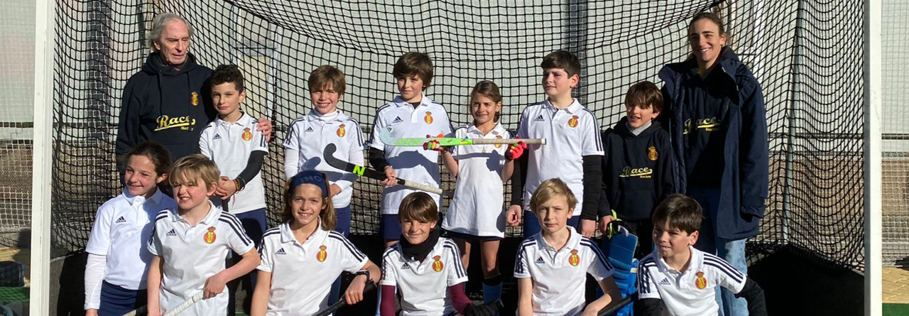 El equipo benjamín RACE Azul se proclama campeón de la liga madrileña de hockey hierba