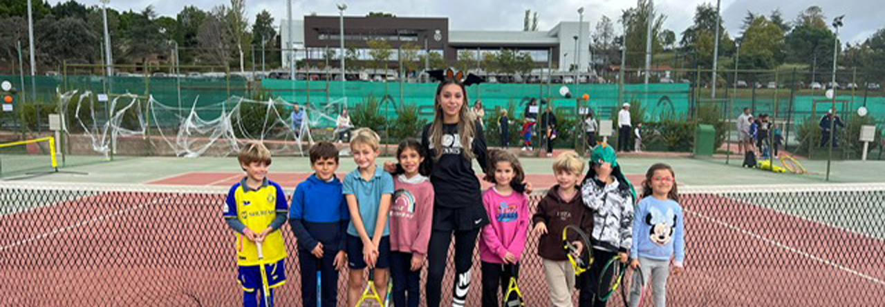 Las Escuelas de Tenis y Pádel celebran su particular fiesta de Halloween