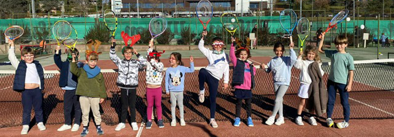 Las Escuelas de Tenis y Pádel dieron la bienvenida a la Navidad