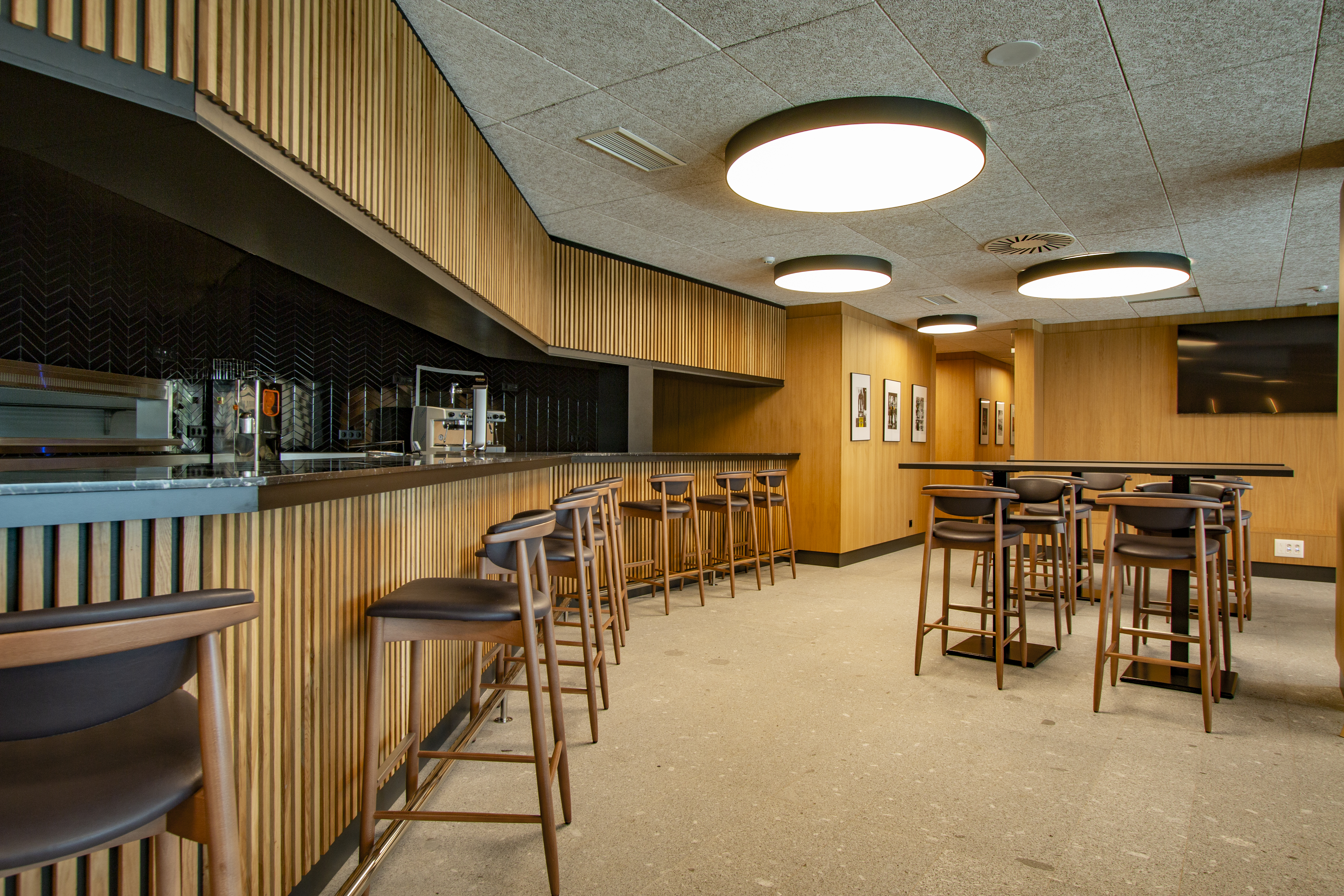Barra bar del chalet deportivo