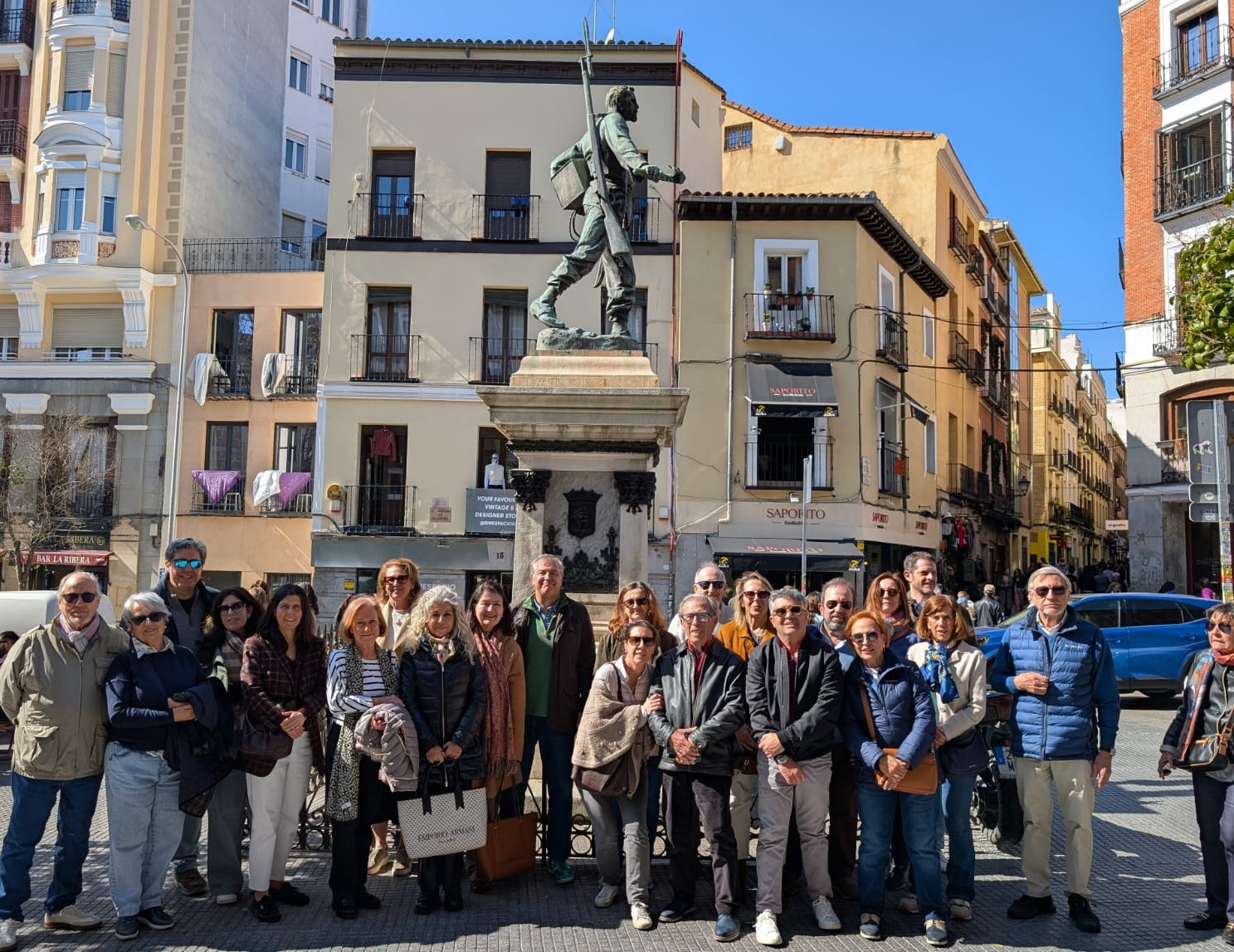 Paseos Ilustrados: Descubriendo los secretos de la Gran Vía