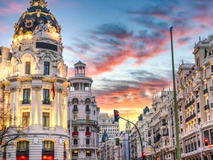 Paseos Ilustrados por Madrid: Los secretos de la Gran Vía
