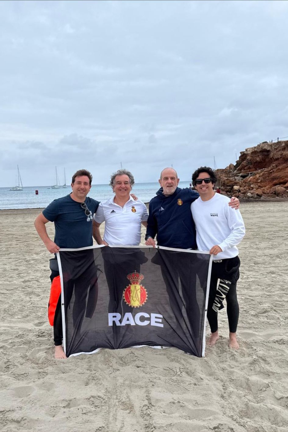 El equipo de natación del RACE participa en la Copa Marnaton 2026 en Formentera