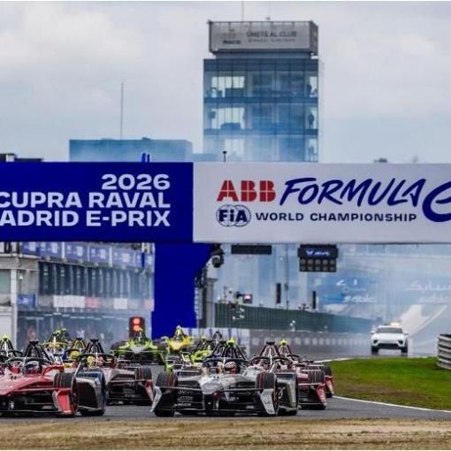 Salida de una carrera en el Circuito del Jarama