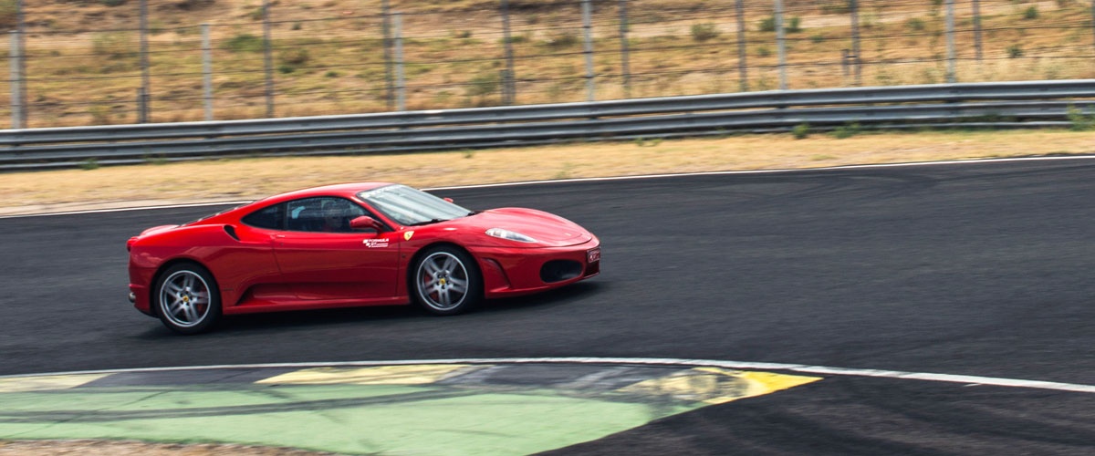 Ferrari de la experiencia Fórmula GT