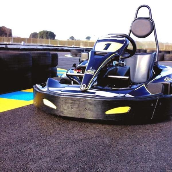 Karts en el circuito de karting del Jarama