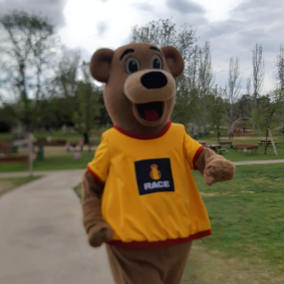 Inicio de la actividad de monitores de tiempo libre y conciertos en el chalet infantil del RACE