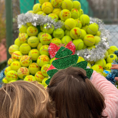 Las Escuelas de Tenis y Pádel dieron la bienvenida a la Navidad
