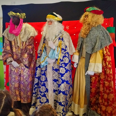 Los Reyes Magos de Oriente visitaron el Chalet Infantil del RACE