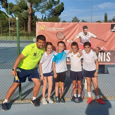 La escuela de tenis continúa con la celebración de los torneos de final de temporada