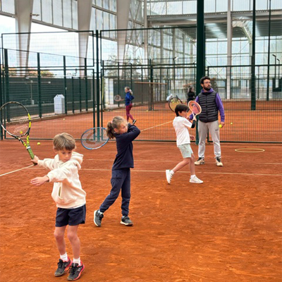 Éxito de participación en el campus de Semana Santa de tenis y pádel