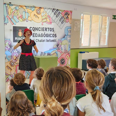 La Rata Rita despertó sonrisas en el Chalet Infantil del RACE